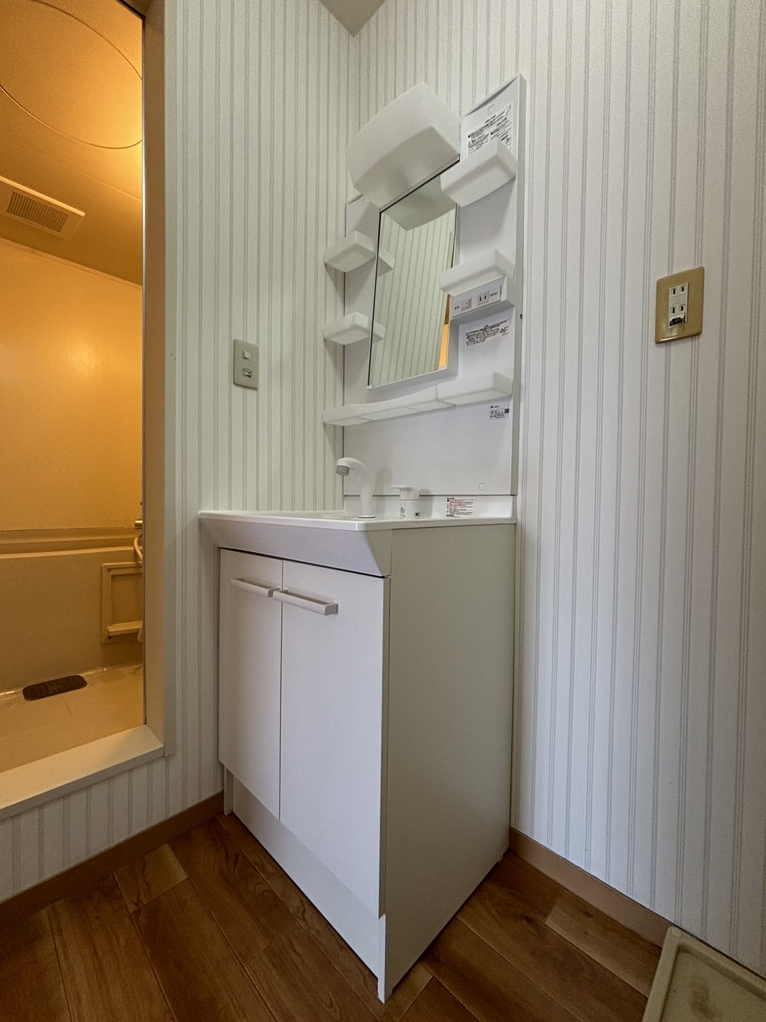 洗面設備　シャワー付洗面台♪