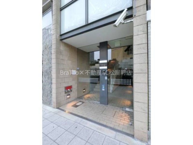 エントランス　マンション共用部分（オートロック付き）