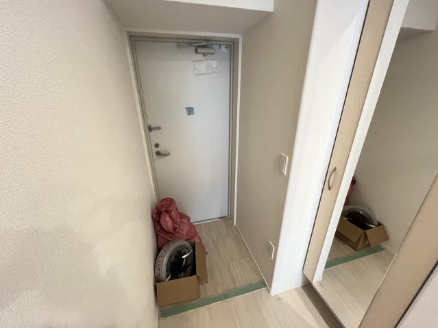 玄関　２０１号の内観写真になります