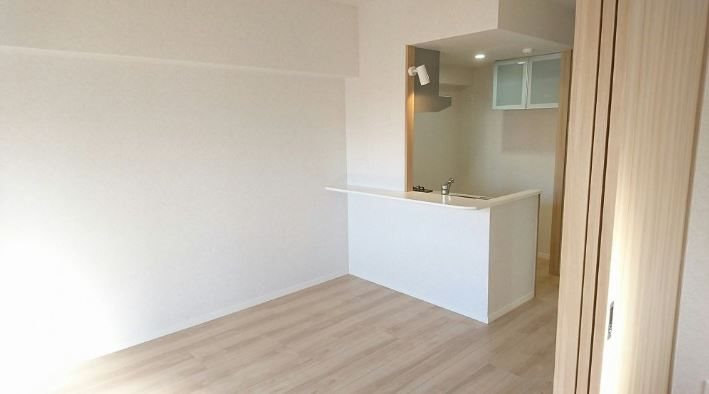 居室・リビング　※別号室の参考写真です。