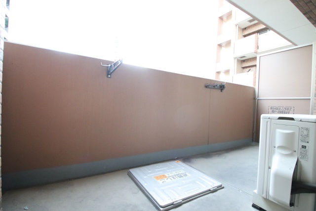 バルコニー　※別室の参考写真の為、現況優先です。