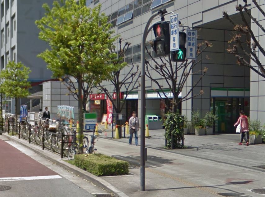 コンビニ　ファミリーマートＫ２土佐堀一丁目店（コンビニ）まで340m