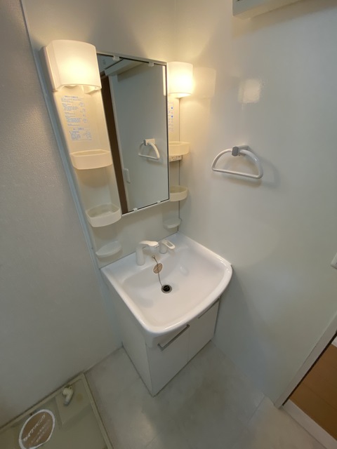 洗面設備　朝の身支度に欠かせません。