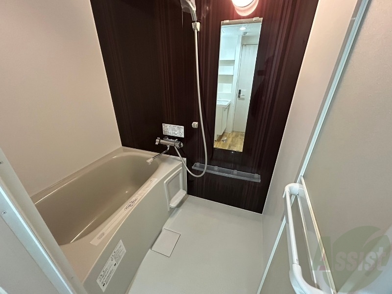 バス・シャワールーム　ユニットバスです。疲れを癒すのに欠かせませんね！