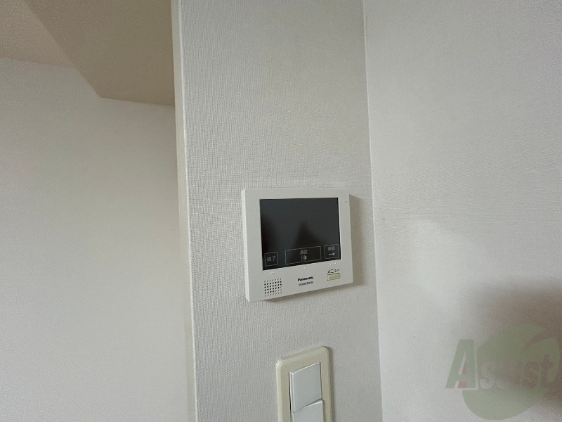 セキュリティ　モニタ付インターホンです。セキュリティ面も安心ですね！