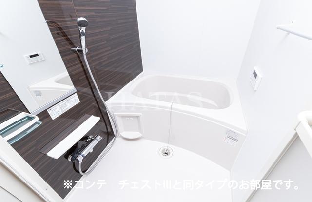 バス・シャワールーム　同型タイプのお写真です。実際の色や仕様が相違する場合がありま