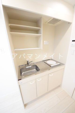 キッチン　ＩＨコンロ１口付きです