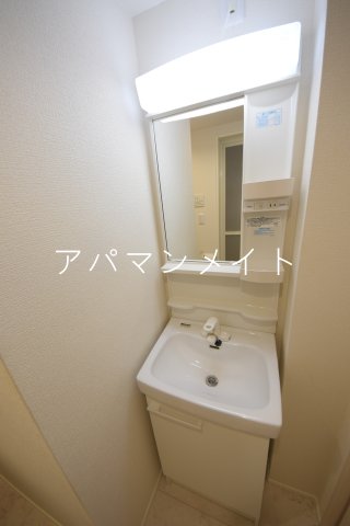 洗面設備　独立洗面台です