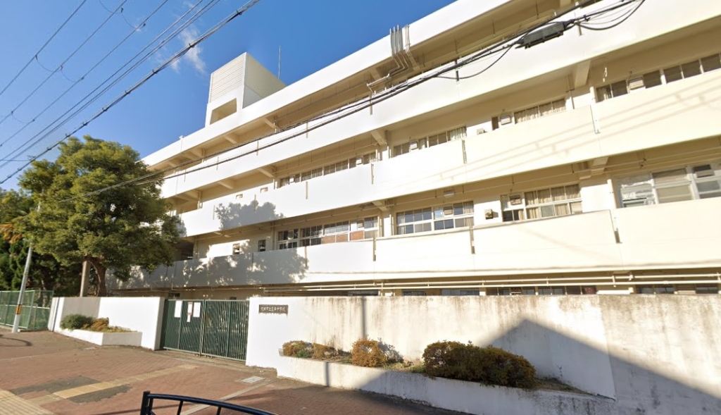 中学校　吹田市立豊津中学校（中学校）まで860m
