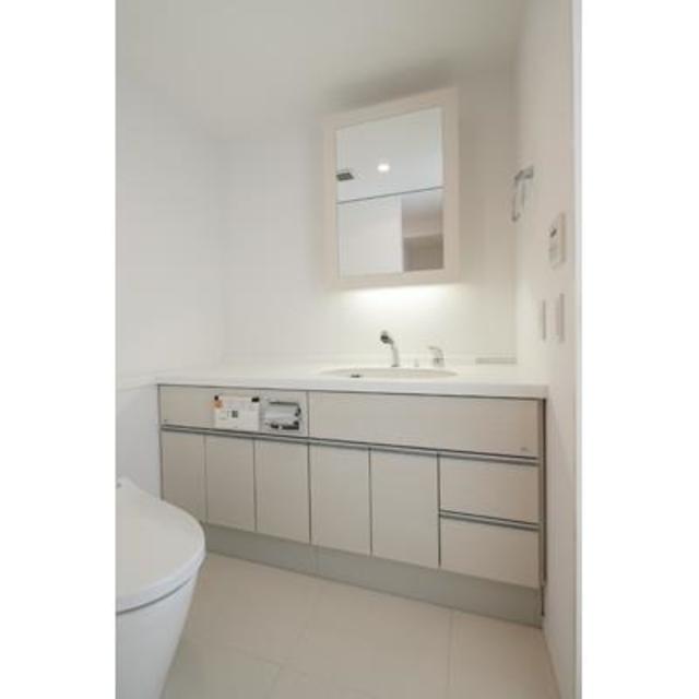 洗面設備　※写真は同タイプ住戸です。