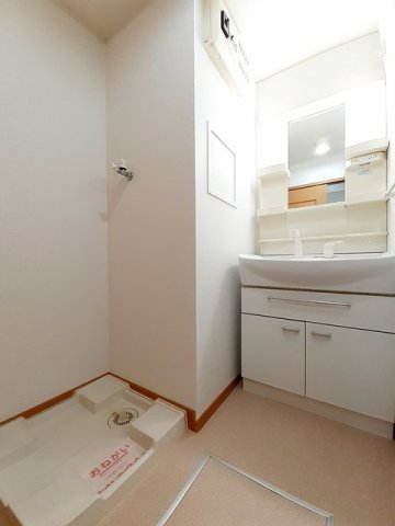 洗面設備　使いやすい洗面所です