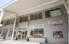 ショッピングセンター　Emio武蔵境（ショッピングセンター）まで207m