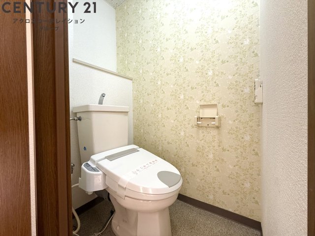 トイレ　温水洗浄便座