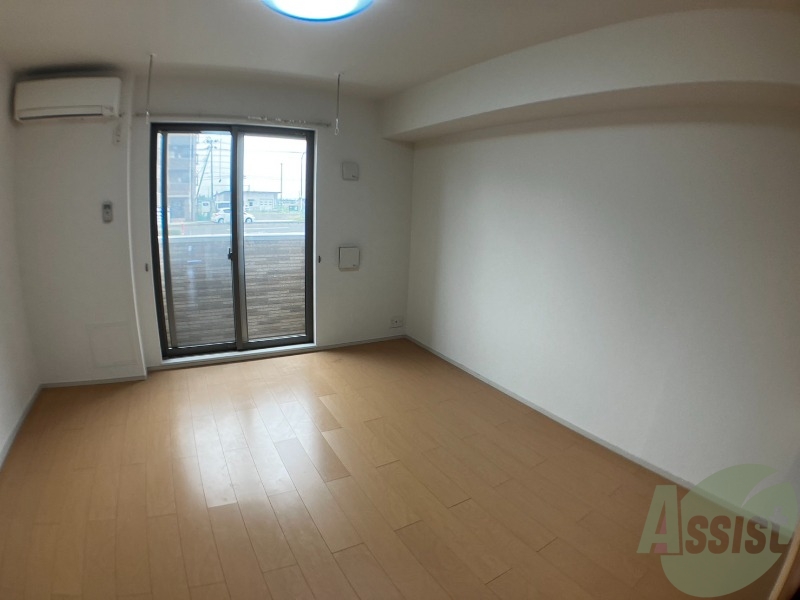 居室・リビング　１１．８帖の洋室です。生活のメインとなる部屋ですね。