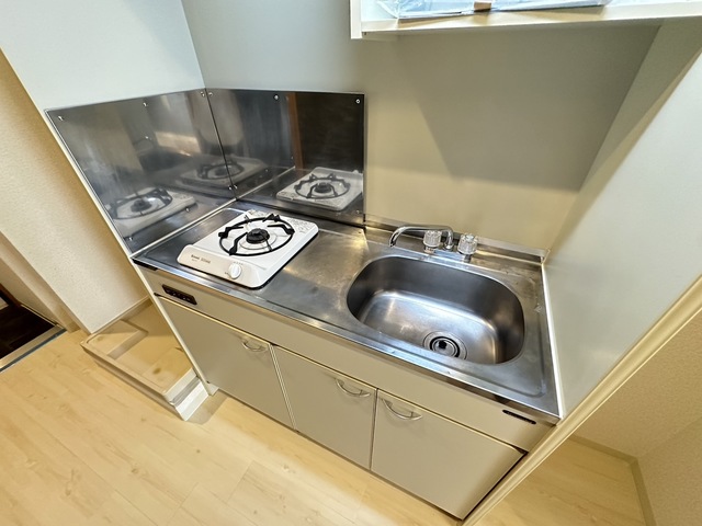 キッチン　別部屋参考写真です