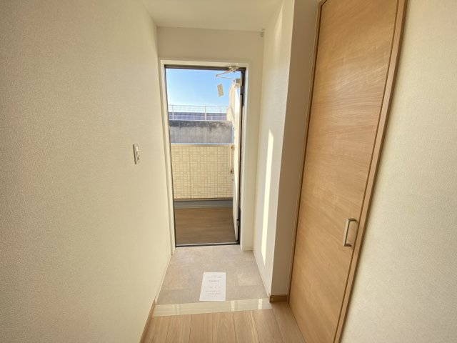 玄関　収納もある玄関です