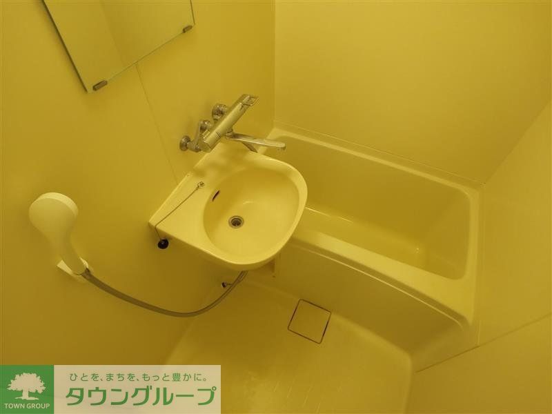 バス・シャワールーム　同タイプの写真になります。