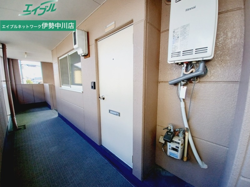 玄関　同物件別室写真