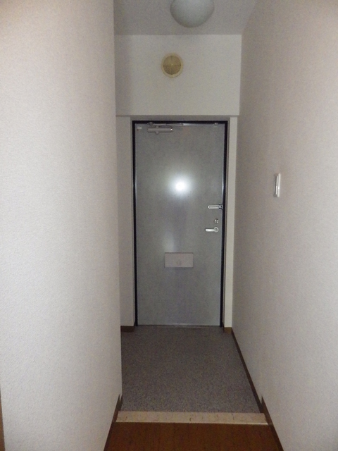 玄関　※同物件別号室（イメージ）
