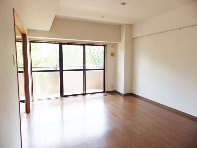 居室・リビング　※同物件別号室（イメージ）