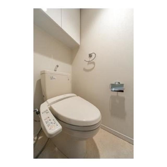 トイレ　※写真は同タイプ住戸です。