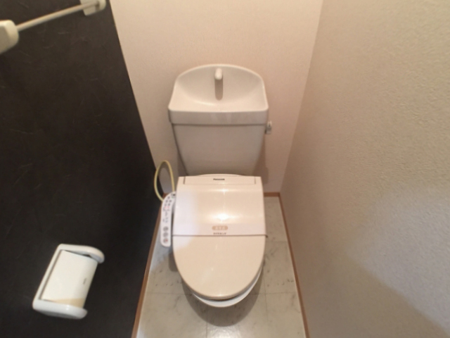 トイレ　温水洗浄暖房便座