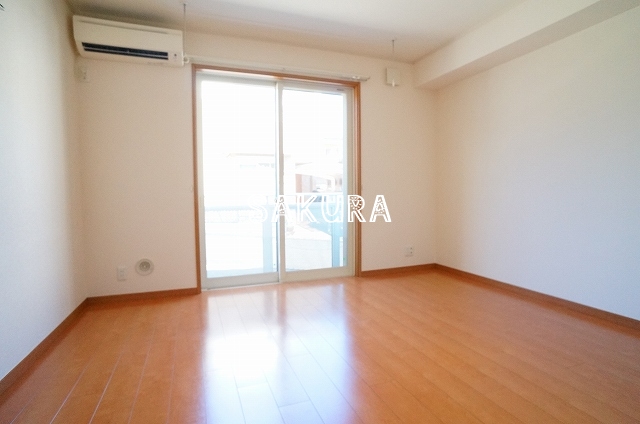 居室・リビング　こちらのリビングで趣味の時間をお楽しみください♪