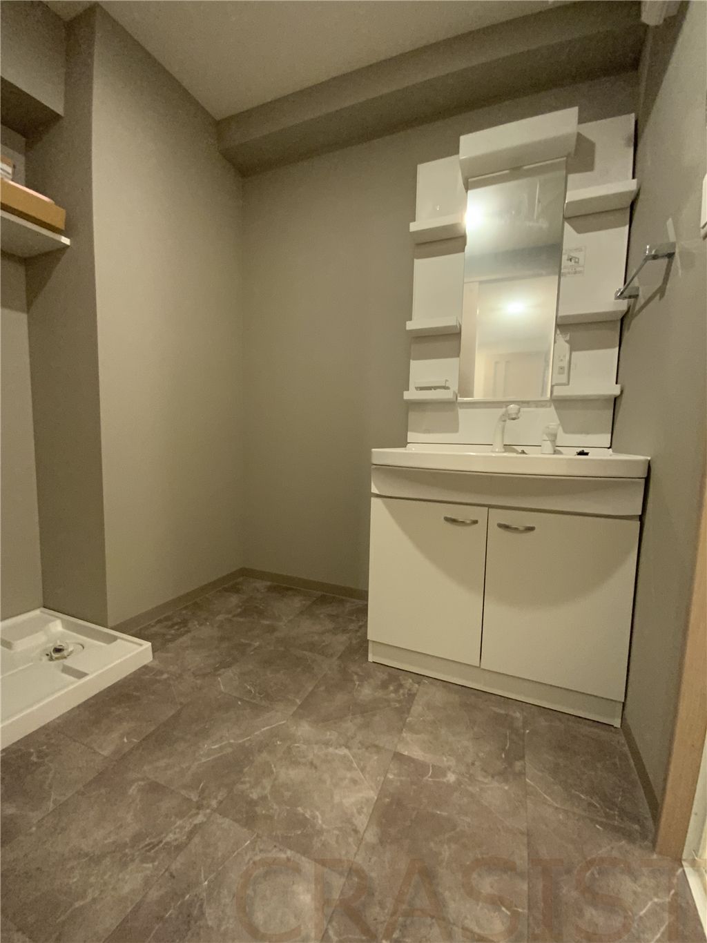 洗面設備　MODERN ASPIRATION 博多 CREST