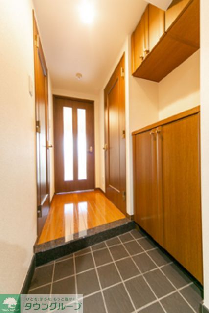 玄関　※写真は同タイプ住戸です。