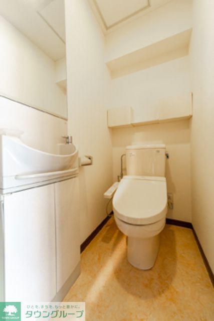 トイレ　※写真は同タイプ住戸です。