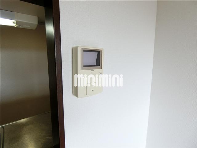 セキュリティ　来客の確認ができるＴＶ付きモニターホンです。