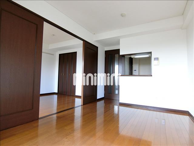 居室・リビング　対面キッチンのＤＫ。ダイニングは６．２帖の広さです。