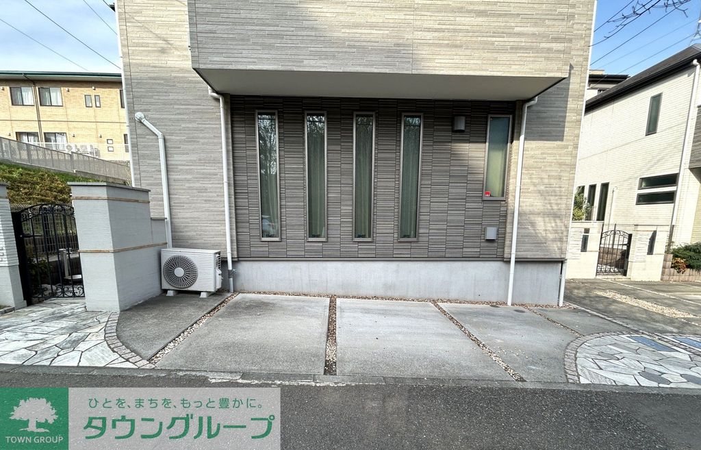 駐車場　敷地内駐車場