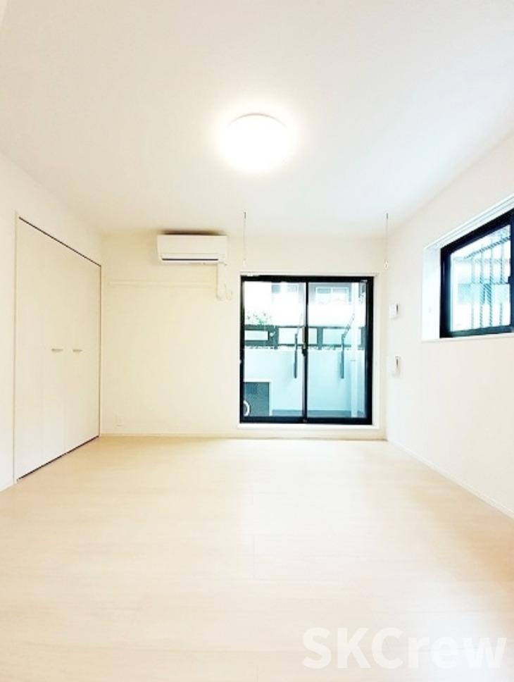 居室・リビング　別号室の写真です