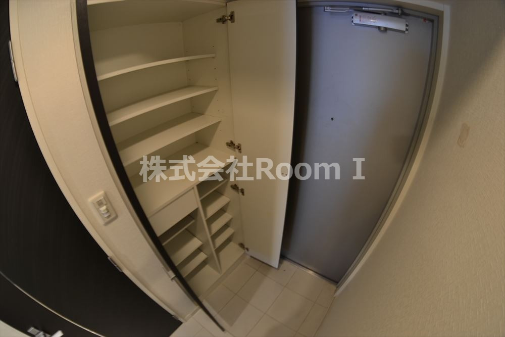 玄関　毎日通る玄関はこちらですシューズインクローゼット