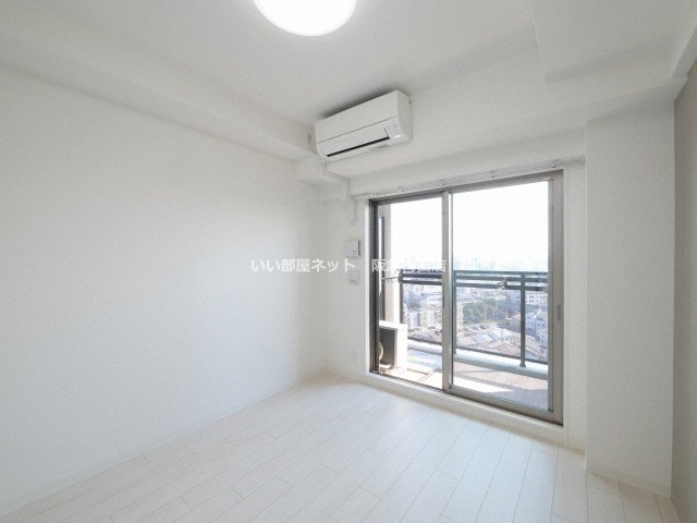 居室・リビング　同仕様写真となります。