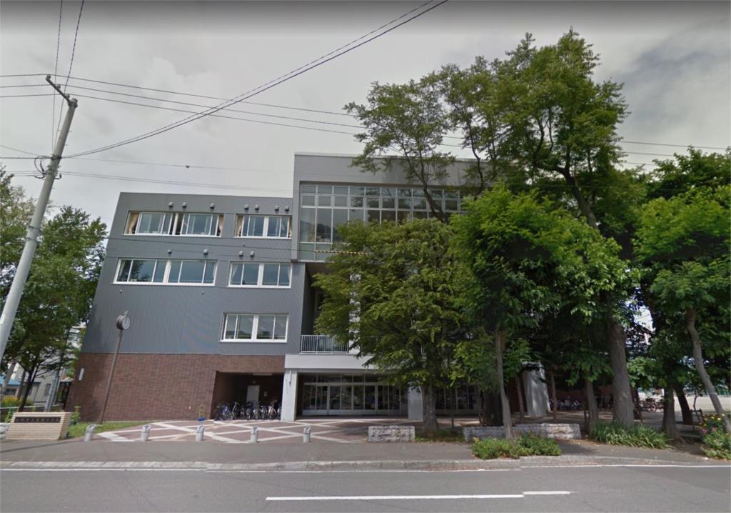 その他　札幌市立桑園小学校（658m）