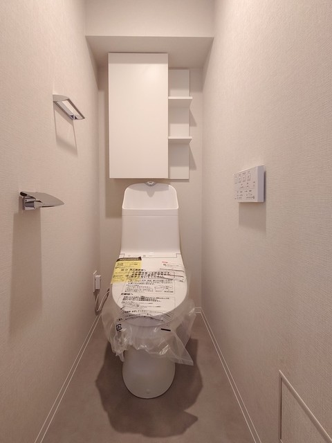 トイレ　※写真は同タイプ住戸です。