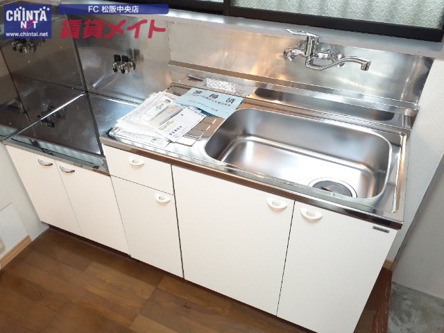 キッチン　同物件別部屋の写真