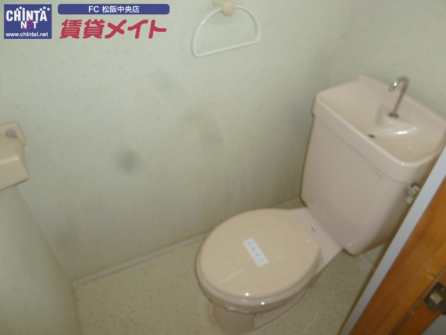 トイレ　同物件別部屋の写真
