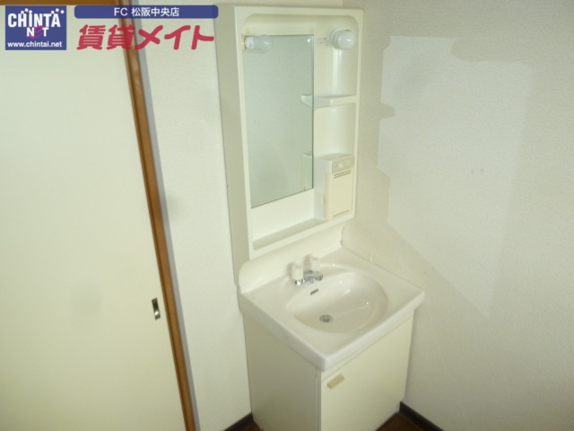 洗面設備　同物件別部屋の写真