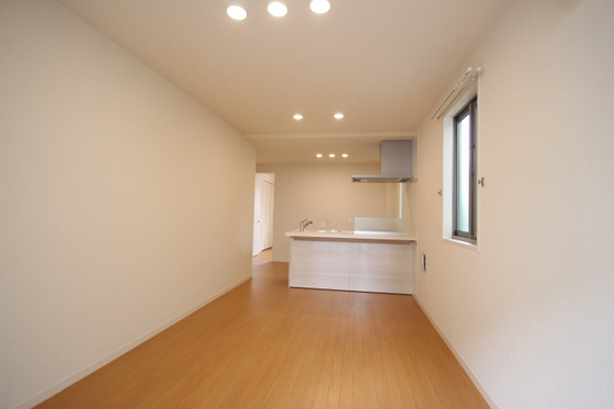 居室・リビング　※他号室の写真です。