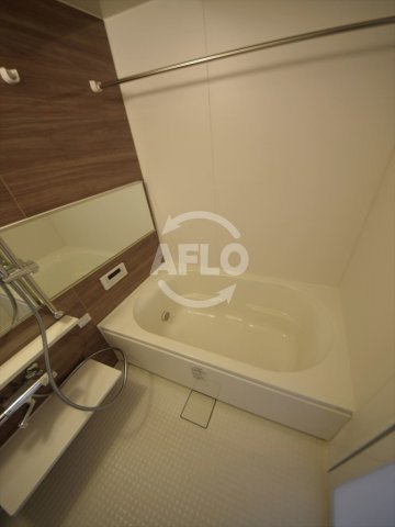 バス・シャワールーム　ハーヴェスト京町堀　広々とした浴室