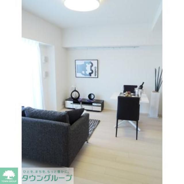 居室・リビング　家具等の付帯はありません