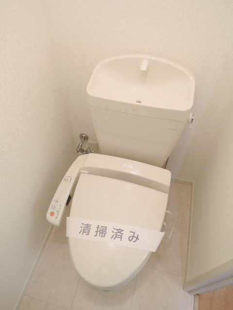 トイレ　トイレは嬉しい温水洗浄便座