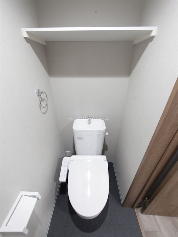 トイレ　温水洗浄便座付トイレ