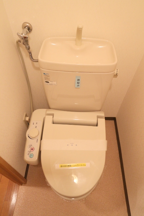 トイレ　ウォシュレット付きです♪