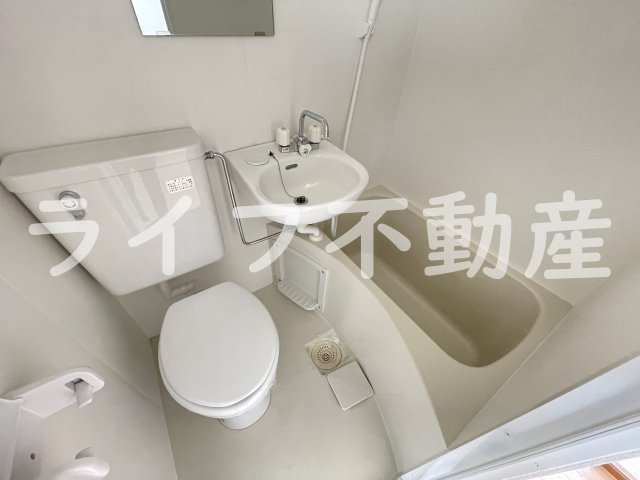 バス・シャワールーム　落ち着いた空間のお風呂です