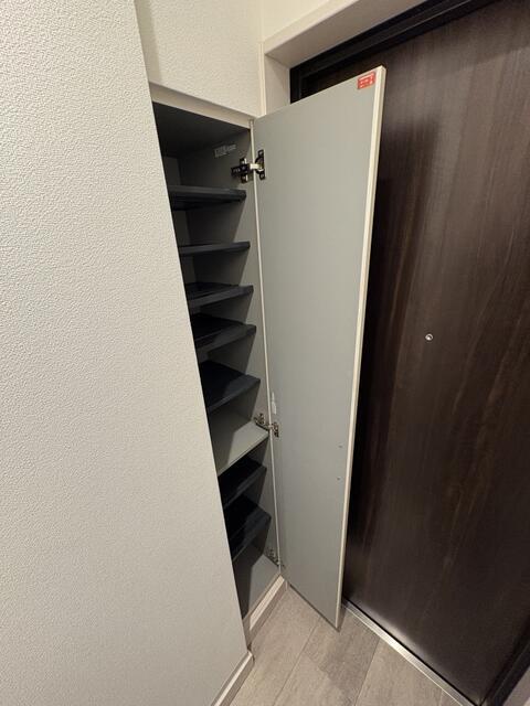 玄関　収納もある玄関です