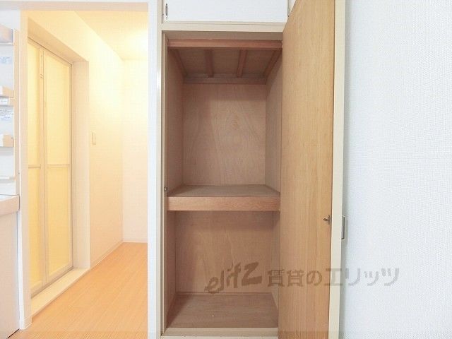 収納　下段